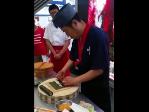 中国烹饪大师赵俊老师：高招会现场技能展示