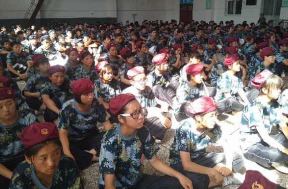 必威西汉姆联2017级普法专题讲座开班