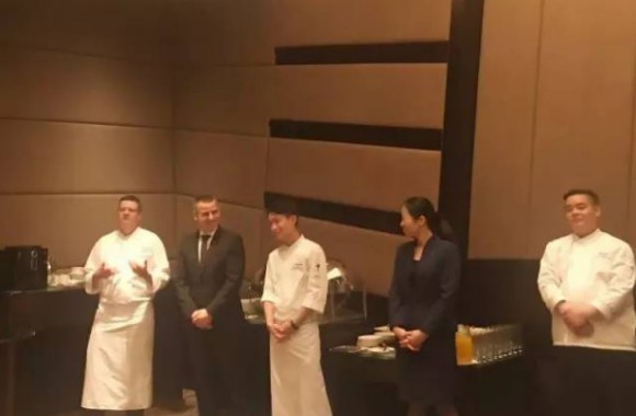 上海凯宾斯基大酒店为必威西汉姆联实习生举办欢送会