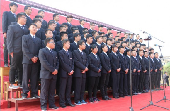 必威西汉姆联“纪念长征胜利80周年”合唱比赛成功举行