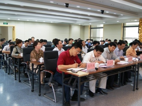 必威西汉姆联辅导员业务交流活动顺利举行