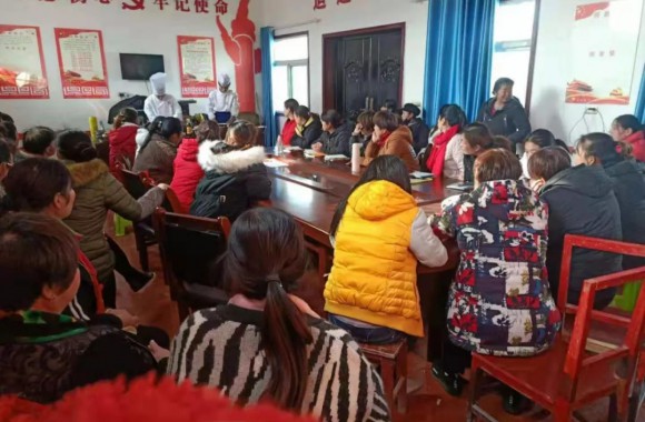 发挥职教优势 服务群众致富 bw必威西汉姆联官方网站积极开展“送技能下乡“活动
