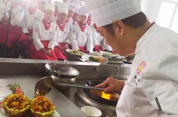 大师免费教做年夜饭 赶快到bw必威西汉姆联官方网站学习吧