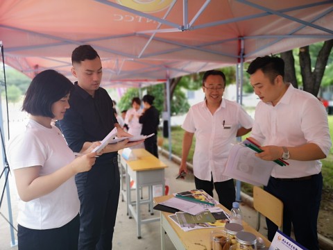 祝贺学院2018级顶岗实习 2020届毕业生招聘会圆满一成功
