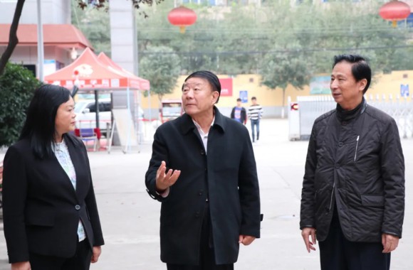 中国民办教育协会会长王佐书莅临必威西汉姆联参观指导