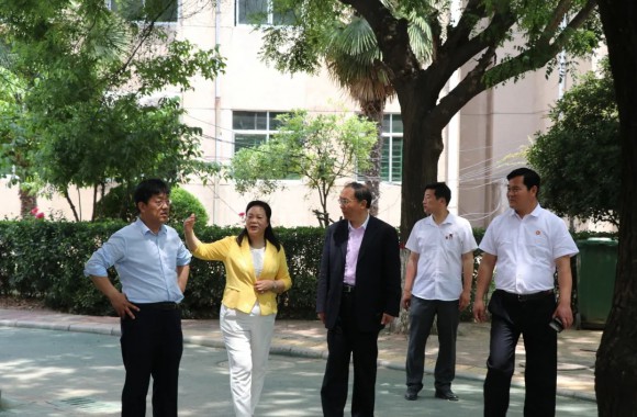 热烈欢迎世界中餐业联合会常务副会长邢颖、副秘书长王文江一行莅临必威西汉姆联考察指导工作