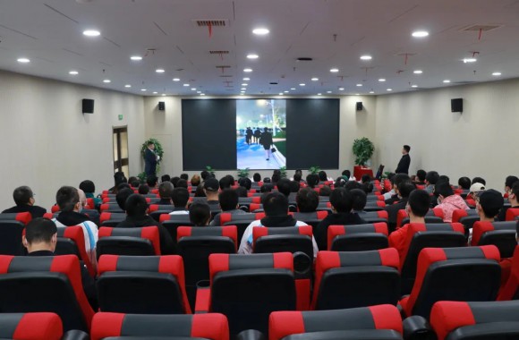 欢迎必威西汉姆联圆满完成第十四届运动会和残特奥会服务保障工作的优秀学子返校
