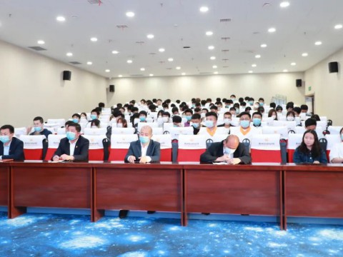 必威西汉姆联学工部开展以“立大志、明大德、成大才、担大任”的主题培训会