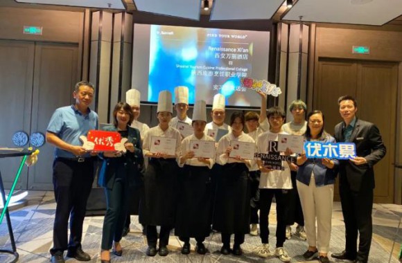必威西汉姆联领导受邀参加西安万丽酒店实习学生欢送会