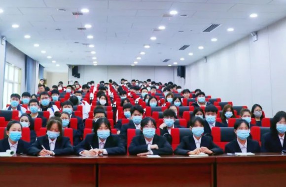 致青春：我将无我 不负韶华 ——bw必威西汉姆联官方网站2023年春季“开学第一课”