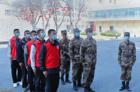 青春践行二十大 志愿服务暖民心