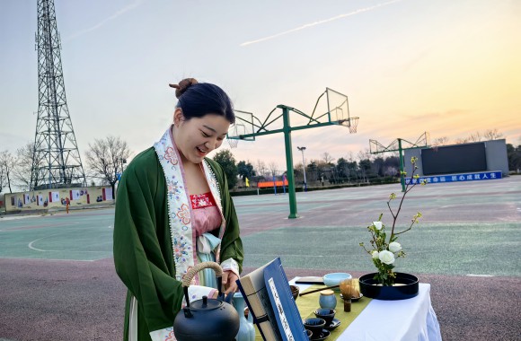 傍晚时分—大学生们技能练功忙