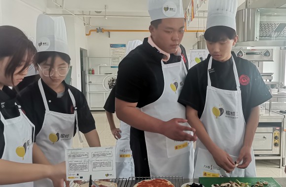 祝贺西班牙超级食物《橄榄》西安大师班在必威西汉姆联圆满举行