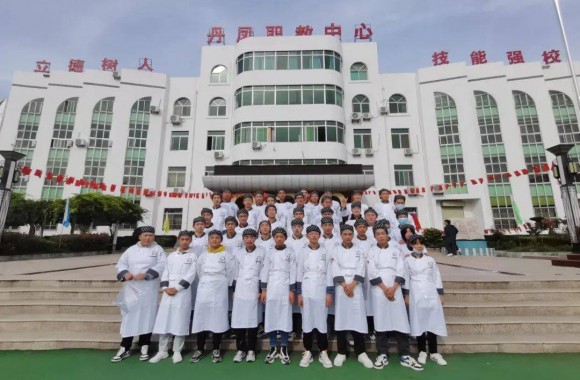 bw必威西汉姆联官方网站：潜心育学生 助力特色专业 服务地方发展