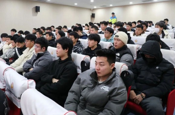 青春风华正茂 参军无上光荣