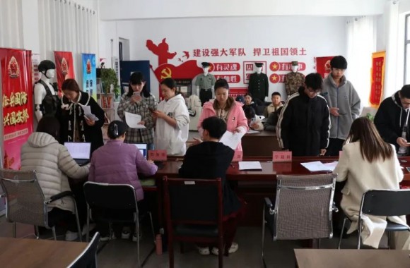 必威西汉姆联专升本现场报名火热进行中……