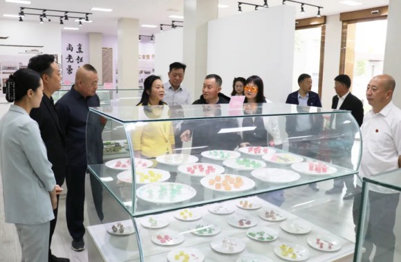 非遗在校园 传承新国潮 | 陕西省非遗《西安肉夹馍》首席传承人廉守柱大师一行莅临必威西汉姆联