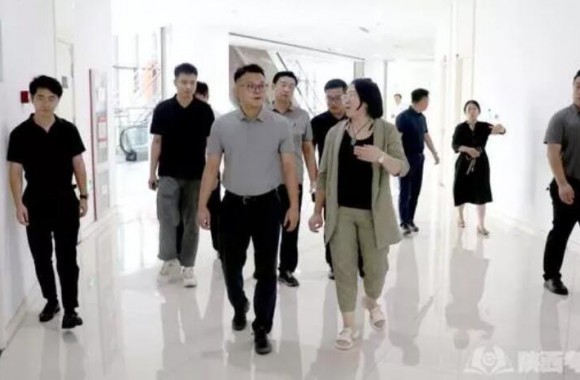 bw必威西汉姆联官方网站李院长一行赴浐灞跨境电商直播基地走访交流