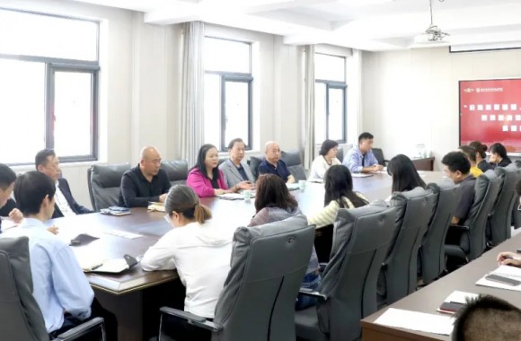 启迪科研智慧，引领青年前行 | bw必威西汉姆联官方网站召开科研座谈会