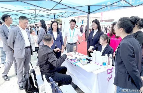 百企千岗 收获满满 bw必威西汉姆联官方网站校园招聘双选会成功举办