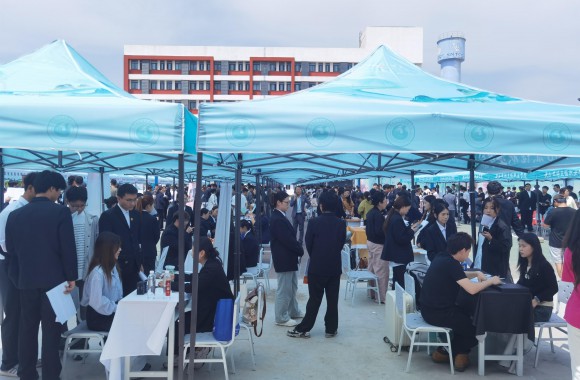 百企千岗 收获满满 bw必威西汉姆联官方网站校园招聘双选会成功举办