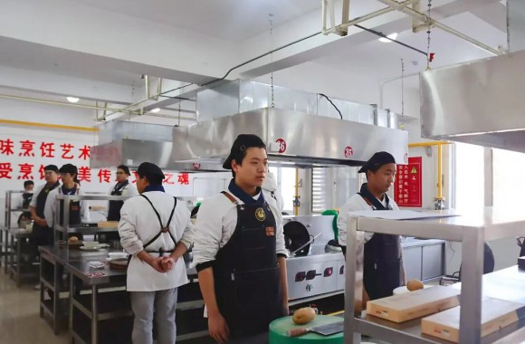 强技固本育新人 烹饪考核展风采 | 25级新生基本功考核圆满举行