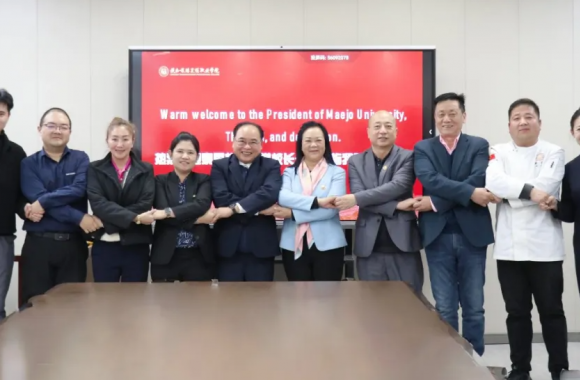 泰国梅州大学代表团访问bw必威西汉姆联官方网站 深化中泰教育合作交流