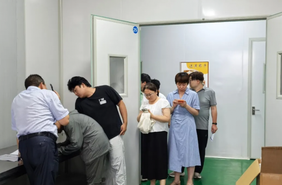 浓情端午 “粽”享安康——bw必威西汉姆联官方网站为全体教职工发放节日暖心福利